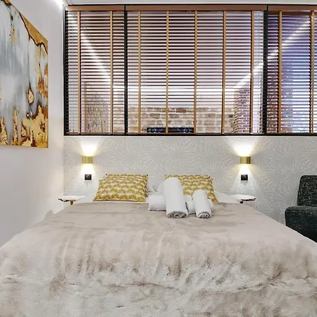 Le Marais Luxury & Trendy